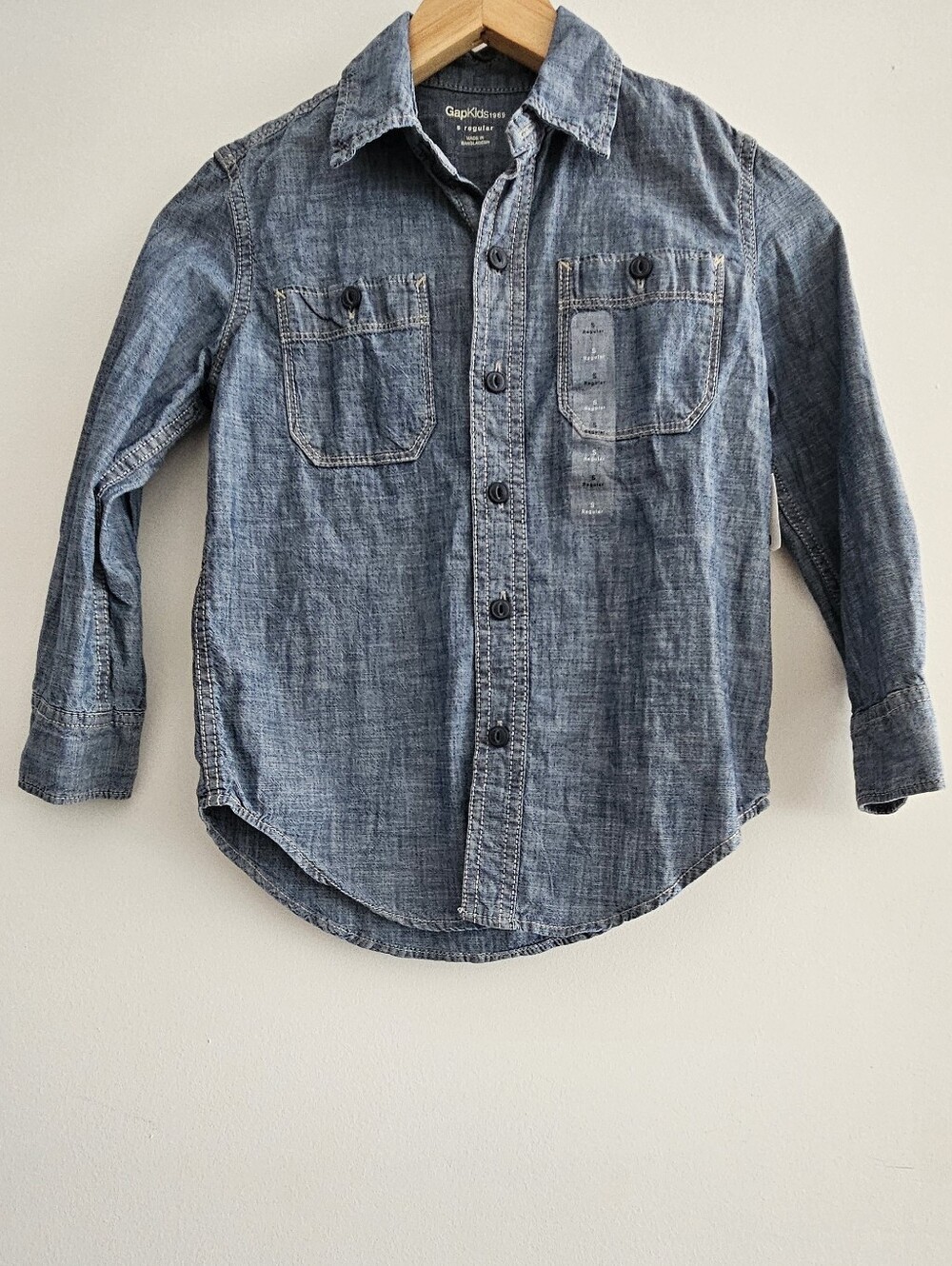 GAP Kids Boys Long-Sleeve Chambray Button-Down Shirt Size S NWT